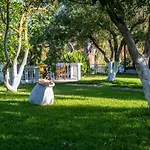 Zoumpouli Village Tatil Evi *